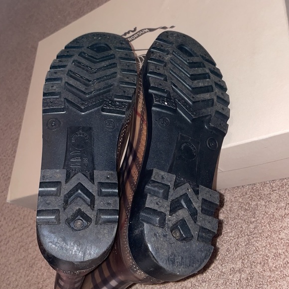 Burberry Rain Boots - Picture 5 of 8